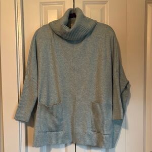 Cozy Green Turtleneck Sweater with Relaxed Fit